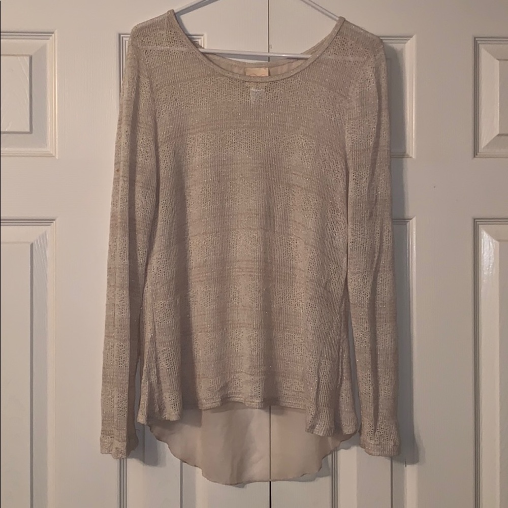 Beige sweater/shirt with a gold shine